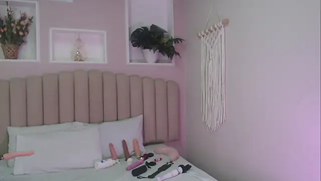 aleskaswarovski's cam snapshot