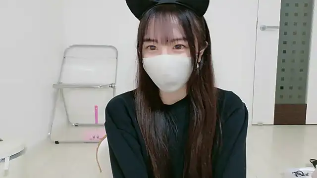 _Mia_land_'s cam snapshot