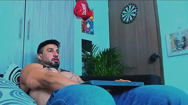 naugthy_dominant's cam snapshot