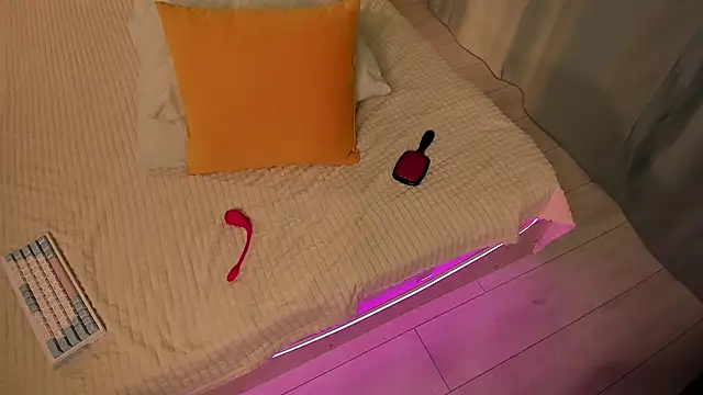 Chloeee4200 live sex cam