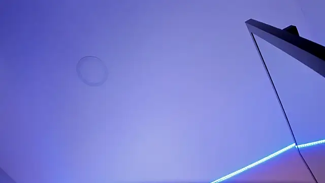 ella_evans_'s cam snapshot