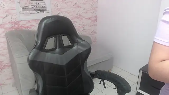 sarah_rouse_t_'s cam snapshot