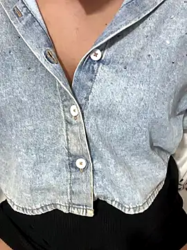 Lilly_islive's cam snapshot