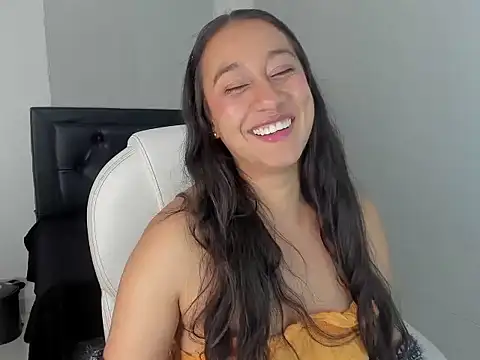 Ivonne_Skariel_Rs's cam snapshot