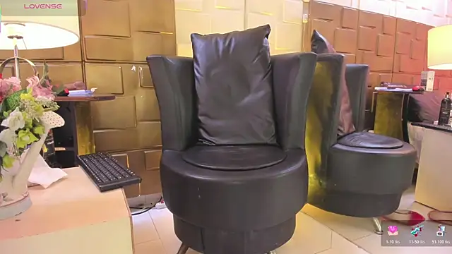 NaomyRivera live sex cam