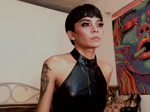 TsLauraLove live sex cam