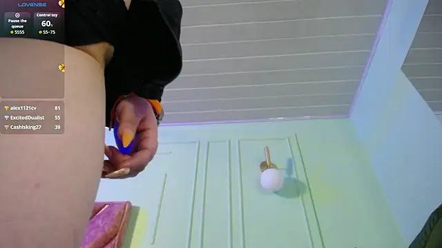 Layna_cold live sex cam