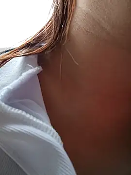 Lesly_10-'s cam snapshot