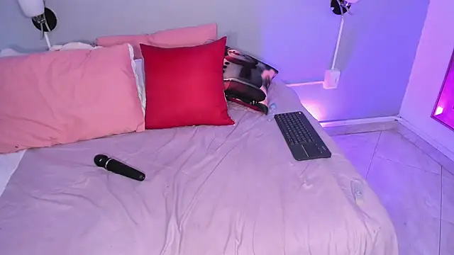 SophieW1's cam snapshot