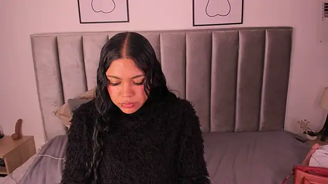 Kyra_Right's cam snapshot