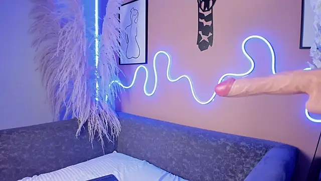 ella_evans_'s cam snapshot