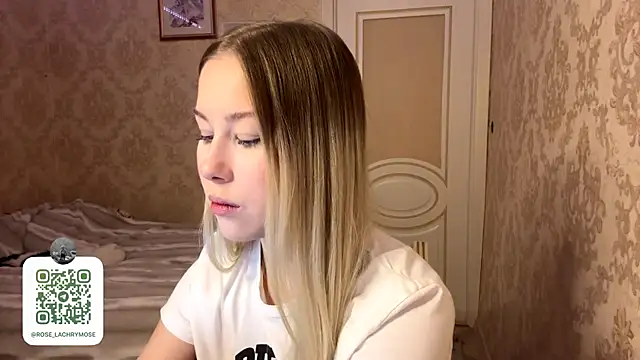 Rose_Lachrymose's cam snapshot