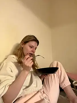 MaryHiggins's cam snapshot