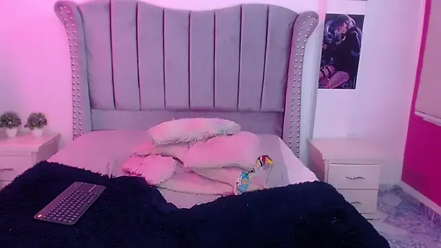 perla_hot_01's cam snapshot