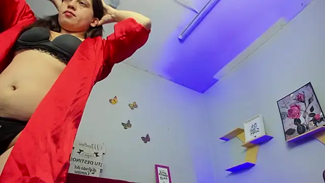 kathina_giraldo's cam snapshot