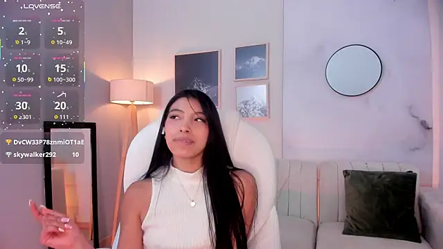 Tiffany_Low's cam snapshot