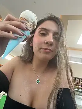 sarah_honey__'s cam snapshot