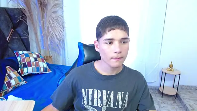 Mattass18 live sex cam