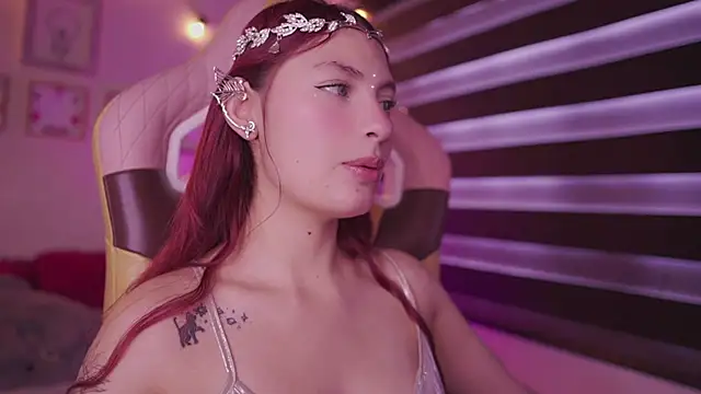 Rebecah_1's cam snapshot