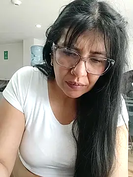 aisha_latina live sex cam