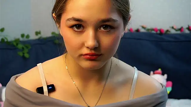 CleotildeBijan's cam snapshot