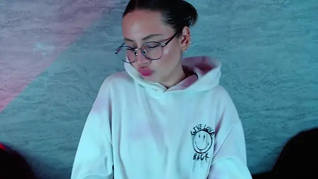 Alice_Sinclair_'s cam snapshot