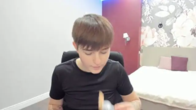 EmiliaYours live sex cam