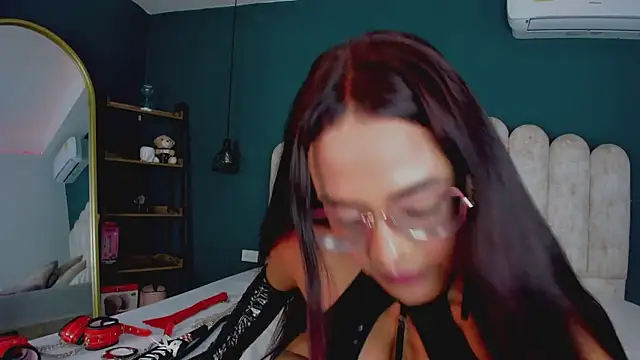 Lilith_Russoo's cam snapshot