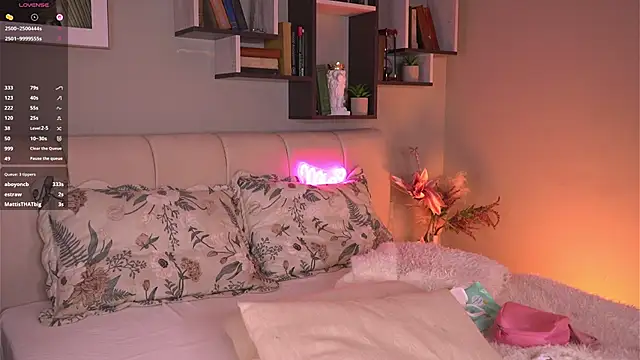 MiaBanger live sex cam