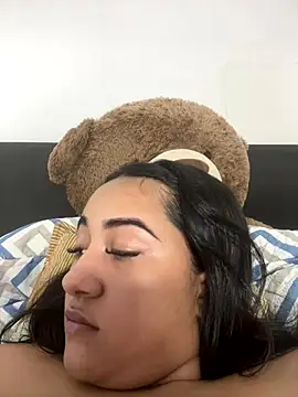 Leila__Saade's cam snapshot