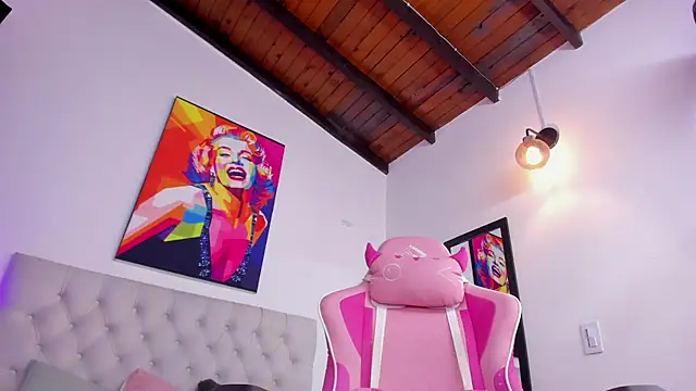 KristalFoxx's cam snapshot