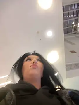 Tisha_Busty live sex cam