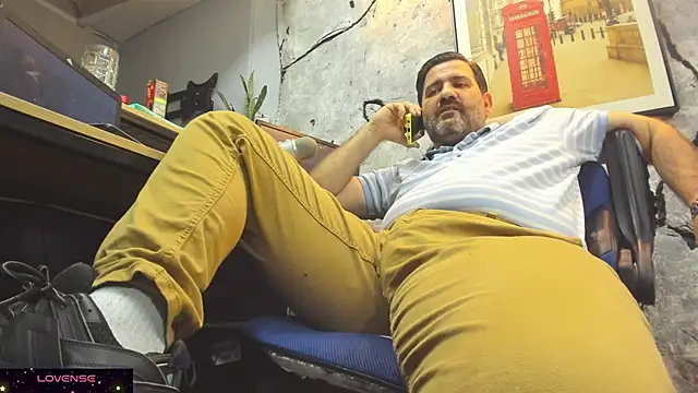 Maxi_thebig_daddy live sex cam