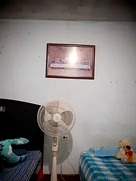 laura_goddess_ts live sex cam