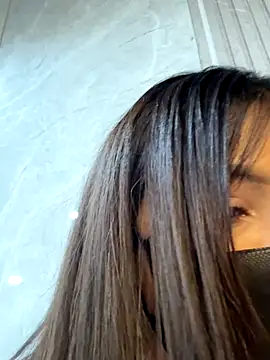 Linh_2004 live sex cam