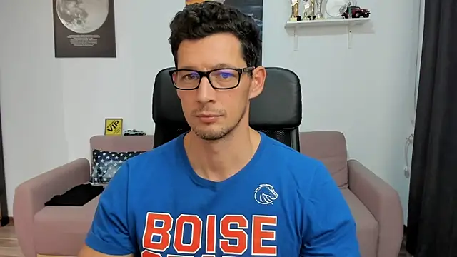 BrutusK08 live sex cam