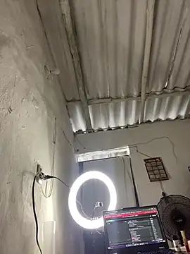 cristalxxx_hott live sex cam