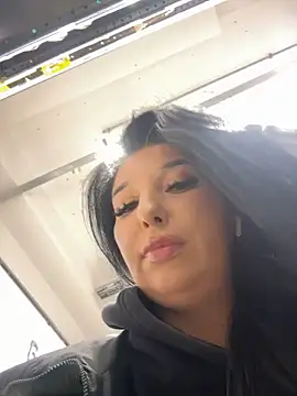 Tisha_Busty live sex cam