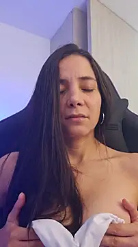 miaeyes live sex cam