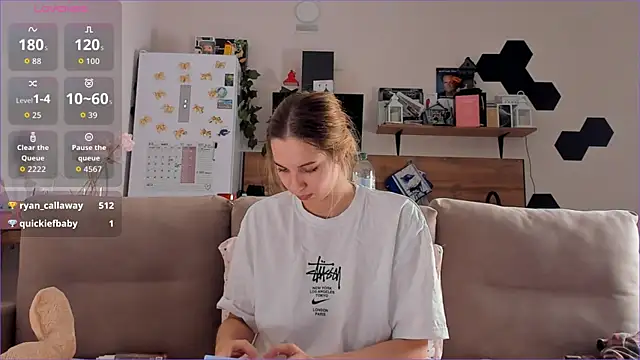 Girl_alone_home live sex cam