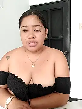 Sarahy-'s cam snapshot