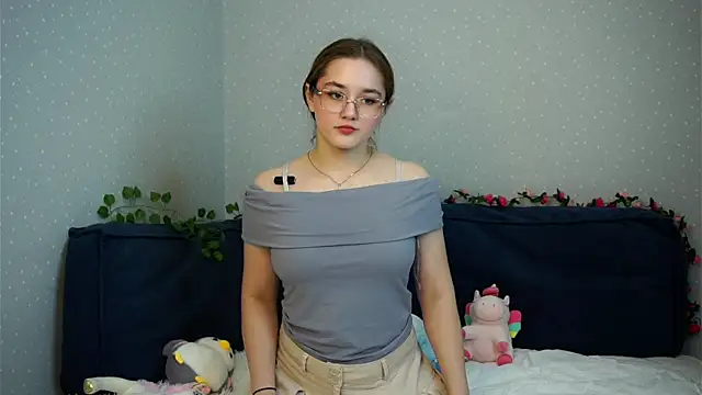 CleotildeBijan's cam snapshot