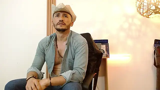 Reiko_85_'s cam snapshot