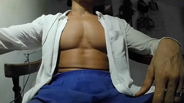 crazylatinguyy's cam snapshot