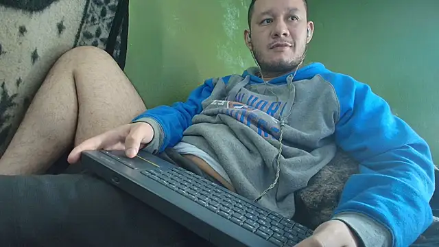 sweet_cock28's cam snapshot