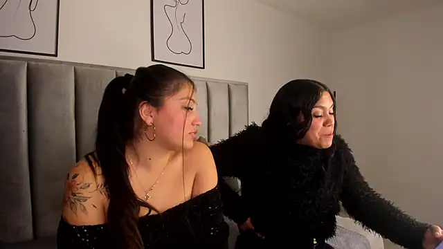 Kyla_Left's cam snapshot