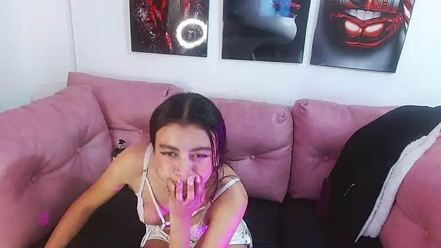 chloechaincs's cam snapshot