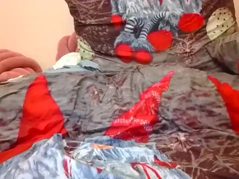 RealLittleRedRidingHood's cam snapshot