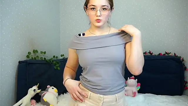 CleotildeBijan's cam snapshot