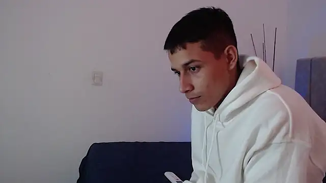 Dangerouspassion777's cam snapshot